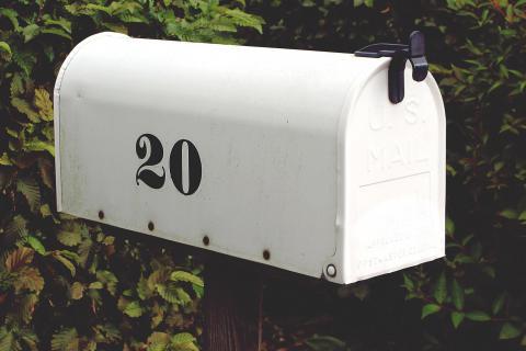 20 (twenty). The Hawaiian for "20 (twenty)" is "iwakālua". 20 (twenty). The Hawaiian for "20 (twenty)" is "iwakālua".