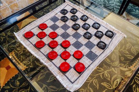 Checkers; draughts. The Pandunia for "checkers; draughts" is "dama". Checkers; draughts. The Pandunia for "checkers; draughts" is "dama".