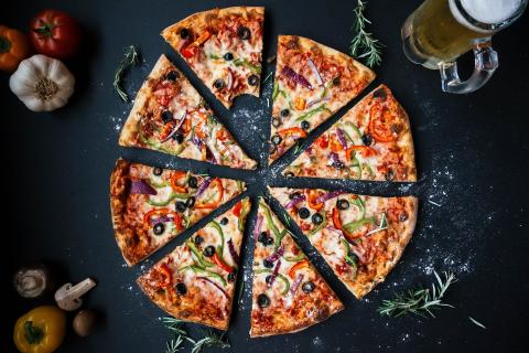 Pizza. The Pandunia for "pizza" is "piza".