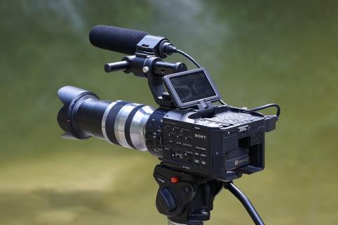 Video camera. The Thai for "video camera" is "กล้องถ่ายวิดีโอ". Video camera. The Thai for "video camera" is "กล้องถ่ายวิดีโอ".