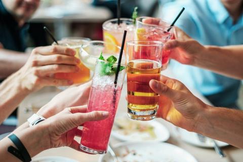To celebrate; to party. The Thai for "to celebrate; to party" is "ฉลอง". To celebrate; to party. The Thai for "to celebrate; to party" is "ฉลอง".