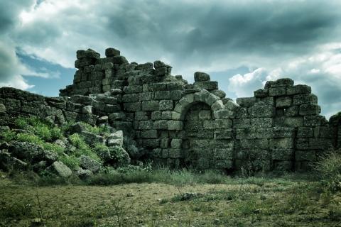 Ruins; debris. The Thai for "ruins; debris" is "ซาก". Ruins; debris. The Thai for "ruins; debris" is "ซาก".