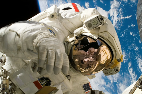 Astronaut; spaceman. The Thai for "astronaut; spaceman" is "นักบินอวกาศ".