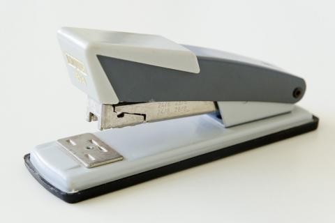 Stapler. The Thai for "stapler" is "เครื่องเย็บกระดาษ". Stapler. The Thai for "stapler" is "เครื่องเย็บกระดาษ".