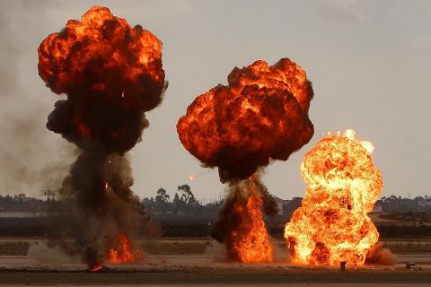 To blow up. The Thai for "to blow up" is "ระเบิด". To blow up. The Thai for "to blow up" is "ระเบิด".