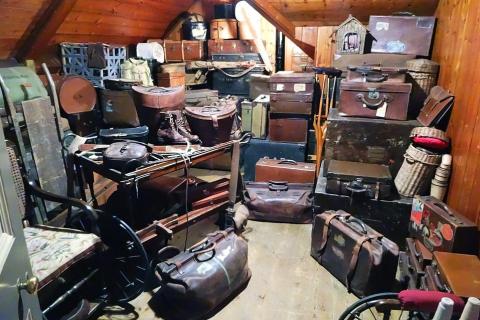 Storeroom; storage room. The Thai for "storeroom; storage room" is "ห้องเก็บของ". Storeroom; storage room. The Thai for "storeroom; storage room" is "ห้องเก็บของ".
