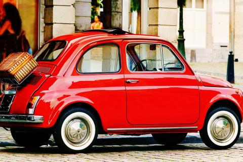 A red car. The Thai for "a red car" is "รถสีแดง". A red car. The Thai for "a red car" is "รถสีแดง".
