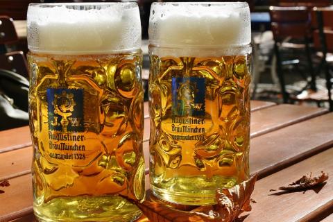 Two glasses of beer. The Thai for "two glasses of beer" is "เบียร์สองแก้ว". Two glasses of beer. The Thai for "two glasses of beer" is "เบียร์สองแก้ว".