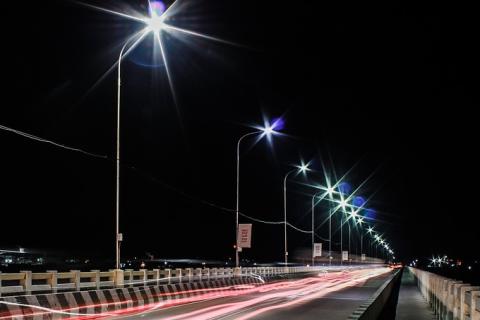 Street lamp; street light. The Thai for "street lamp; street light" is "ไฟถนน". Street lamp; street light. The Thai for "street lamp; street light" is "ไฟถนน".