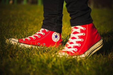 A pair of red shoes. The Thai for "a pair of red shoes" is "รองเท้าสีแดง". A pair of red shoes. The Thai for "a pair of red shoes" is "รองเท้าสีแดง".