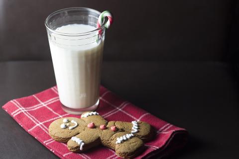 A glass of milk and a cookie. The Thai for "a glass of milk and a cookie" is "นมหนึ่งแก้วและคุกกี้หนึ่งชิ้น". A glass of milk and a cookie. The Thai for "a glass of milk and a cookie" is "นมหนึ่งแก้วและคุกกี้หนึ่งชิ้น".
