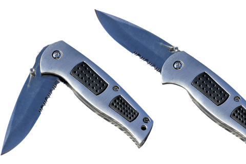 Two pocket knives. The Thai for "two pocket knives" is "มีดพกสองเล่ม". Two pocket knives. The Thai for "two pocket knives" is "มีดพกสองเล่ม".