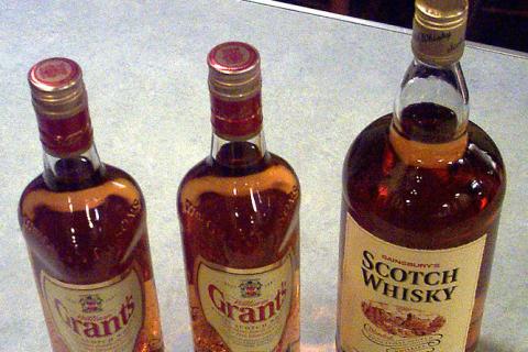 Three bottles of whisky. The Thai for "three bottles of whisky" is "เหล้าสามขวด". Three bottles of whisky. The Thai for "three bottles of whisky" is "เหล้าสามขวด".
