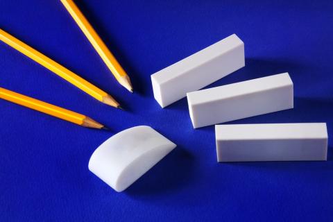 Four erasers and three pencils. The Thai for "four erasers and three pencils" is "ยางลบสี่ก้อนและดินสอสามแท่ง". Four erasers and three pencils. The Thai for "four erasers and three pencils" is "ยางลบสี่ก้อนและดินสอสามแท่ง".