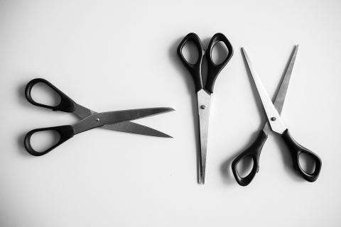 Three pairs of scissors. The Thai for "three pairs of scissors" is "กรรไกรสามเล่ม". Three pairs of scissors. The Thai for "three pairs of scissors" is "กรรไกรสามเล่ม".