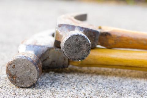 Two hammers. The Thai for "two hammers" is "ค้อนสองอัน". Two hammers. The Thai for "two hammers" is "ค้อนสองอัน".