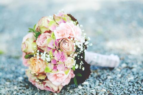 Bouquet. The Thai for "bouquet" is "ช่อ". Bouquet. The Thai for "bouquet" is "ช่อ".