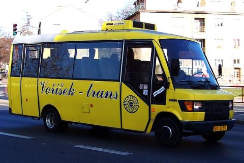 A yellow minibus. The Thai for "a yellow minibus" is "รถตู้สีเหลือง". A yellow minibus. The Thai for "a yellow minibus" is "รถตู้สีเหลือง".