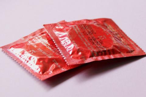 Two condoms. The Thai for "two condoms" is "ถุงยางสองชิ้น". Two condoms. The Thai for "two condoms" is "ถุงยางสองชิ้น".