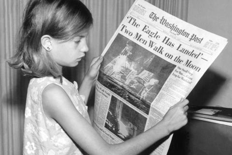 A girl and a newspaper. The Thai for "a girl and a newspaper" is "เด็กหญิงและหนังสือพิมพ์". A girl and a newspaper. The Thai for "a girl and a newspaper" is "เด็กหญิงและหนังสือพิมพ์".