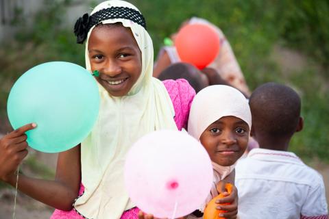 Children and balloons. The Thai for "children and balloons" is "เด็กๆและลูกโป่ง". Children and balloons. The Thai for "children and balloons" is "เด็กๆและลูกโป่ง".