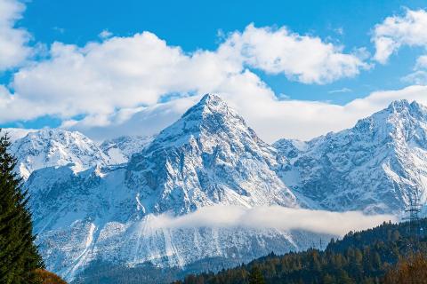 Clouds and mountains. The Thai for "clouds and mountains" is "เมฆและภูเขา". Clouds and mountains. The Thai for "clouds and mountains" is "เมฆและภูเขา".