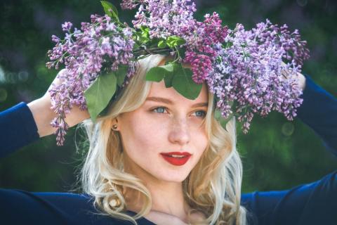 A beautiful woman with a flower crown. The Thai for "a beautiful woman with a flower crown" is "ผู้หญิงสวยกับมงกุฎดอกไม้". A beautiful woman with a flower crown. The Thai for "a beautiful woman with a flower crown" is "ผู้หญิงสวยกับมงกุฎดอกไม้".