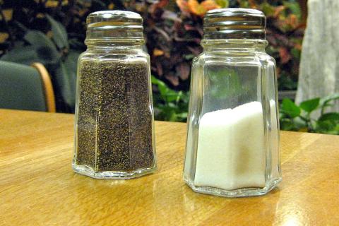 A bottle of salt and a bottle of pepper. The Thai for "a bottle of salt and a bottle of pepper" is "เกลือหนึ่งขวดและพริกไทยหนึ่งขวด". A bottle of salt and a bottle of pepper. The Thai for "a bottle of salt and a bottle of pepper" is "เกลือหนึ่งขวดและพริกไทยหนึ่งขวด".