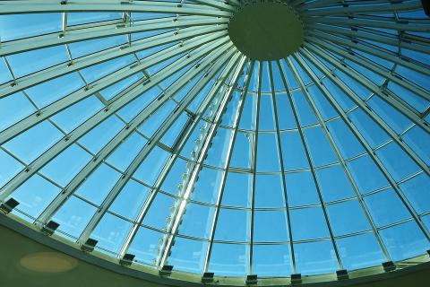 A glass roof. The Thai for "a glass roof" is "หลังคากระจก". A glass roof. The Thai for "a glass roof" is "หลังคากระจก".