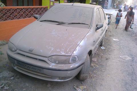 A lot of dust on a car. The Thai for "a lot of dust on a car" is "ฝุ่นจำนวนมากบนรถ". A lot of dust on a car. The Thai for "a lot of dust on a car" is "ฝุ่นจำนวนมากบนรถ".
