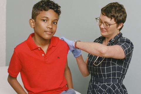 A boy receiving a vaccine. The Thai for "a boy receiving a vaccine" is "เด็กผู้ชายได้รับวัคซีน". A boy receiving a vaccine. The Thai for "a boy receiving a vaccine" is "เด็กผู้ชายได้รับวัคซีน".
