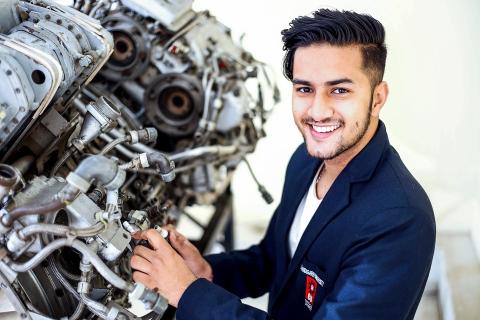 Car mechanic. The Thai for "car mechanic" is "ช่างซ่อมรถ". Car mechanic. The Thai for "car mechanic" is "ช่างซ่อมรถ".
