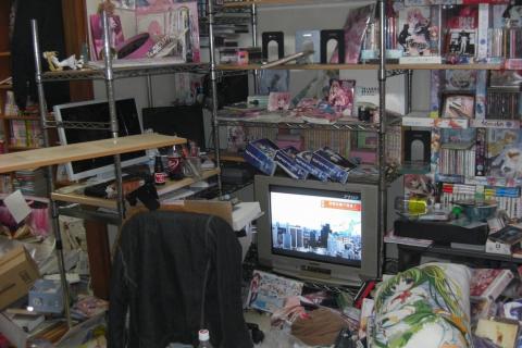 A messy room. The Thai for "a messy room" is "ห้องรก". A messy room. The Thai for "a messy room" is "ห้องรก".