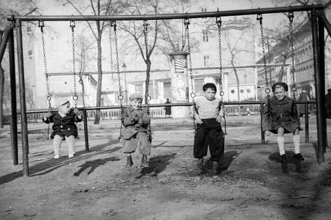 Children on swings. The Thai for "children on swings" is "เด็กๆบนชิงช้า". Children on swings. The Thai for "children on swings" is "เด็กๆบนชิงช้า".