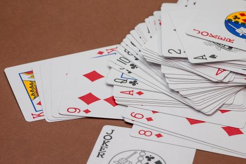 Card game. The Thai for "card game" is "ไพ่". Card game. The Thai for "card game" is "ไพ่".