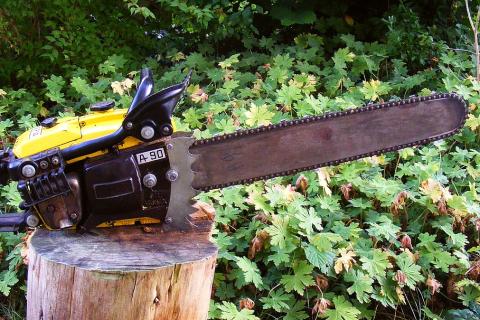 Chainsaw. The Thai for "chainsaw" is "เลื่อยยนต์". Chainsaw. The Thai for "chainsaw" is "เลื่อยยนต์".