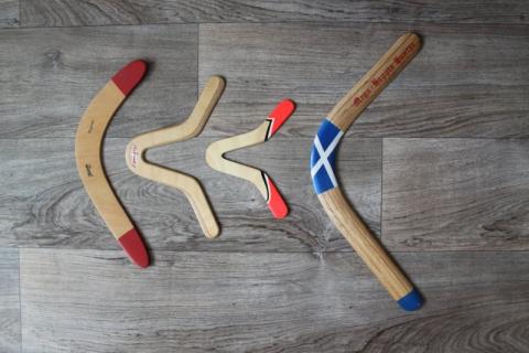 Four boomerangs. The Thai for "four boomerangs" is "บูมเมอแรงสี่อัน". Four boomerangs. The Thai for "four boomerangs" is "บูมเมอแรงสี่อัน".