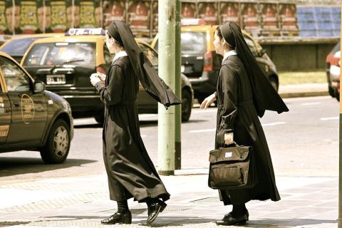 Two nuns on the street. The Thai for "two nuns on the street" is "แม่ชีสองคนบนถนน". Two nuns on the street. The Thai for "two nuns on the street" is "แม่ชีสองคนบนถนน".