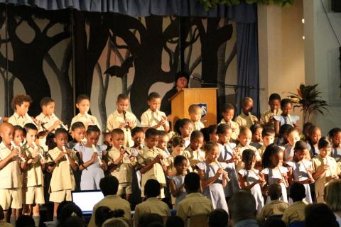 Primary school students playing musical instrumets. The Thai for "primary school students playing musical instrumets" is "นักเรียนประถมเล่นเครื่องดนตรี". Primary school students playing musical instrumets. The Thai for "primary school students playing musical instrumets" is "นักเรียนประถมเล่นเครื่องดนตรี".