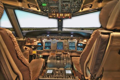 Cockpit. The Thai for "cockpit" is "ห้องนักบิน".