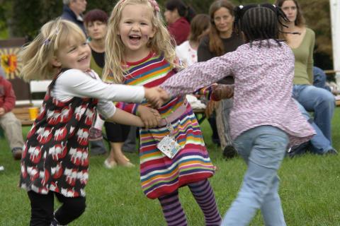 Some children enjoy dancing. The Thai for "some children enjoy dancing" is "เด็กๆสนุกกับการเต้น". Some children enjoy dancing. The Thai for "some children enjoy dancing" is "เด็กๆสนุกกับการเต้น".