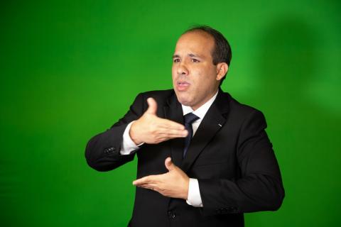Sign language interpreter. The Thai for "sign language interpreter" is "ล่ามภาษามือ". Sign language interpreter. The Thai for "sign language interpreter" is "ล่ามภาษามือ".