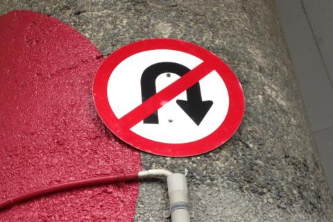 No U-turn sign. The Thai for "No U-turn sign" is "ป้ายห้ามกลับรถ". No U-turn sign. The Thai for "No U-turn sign" is "ป้ายห้ามกลับรถ".