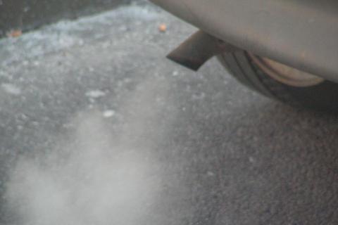 Smoke from a exhaust pipe. The Thai for "smoke from a exhaust pipe" is "ควันจากท่อไอเสีย". Smoke from a exhaust pipe. The Thai for "smoke from a exhaust pipe" is "ควันจากท่อไอเสีย".