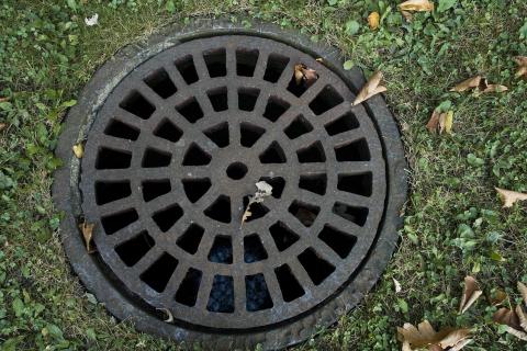 Drain. The Thai for "drain" is "ท่อระบายน้ำ". Drain. The Thai for "drain" is "ท่อระบายน้ำ".