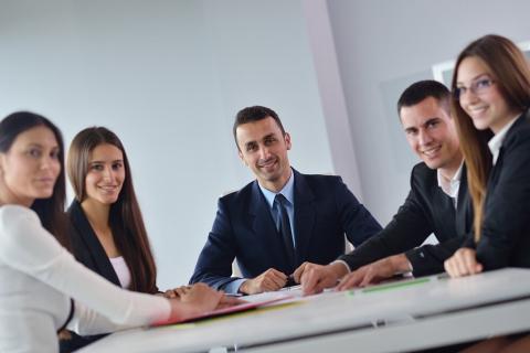 There are five people in our team.. The Thai for "There are five people in our team." is "ทีมของเรามีห้าคน". There are five people in our team.. The Thai for "There are five people in our team." is "ทีมของเรามีห้าคน".