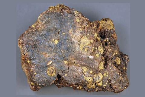 Gold ore is very rare.. The Thai for "Gold ore is very rare." is "แร่ทองคำหายากมาก". Gold ore is very rare.. The Thai for "Gold ore is very rare." is "แร่ทองคำหายากมาก".