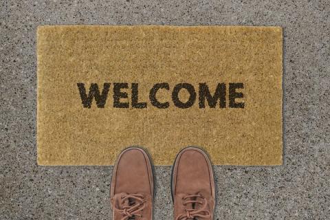 Doormat; bath mat. The Thai for "doormat; bath mat" is "พรมเช็ดเท้า". Doormat; bath mat. The Thai for "doormat; bath mat" is "พรมเช็ดเท้า".