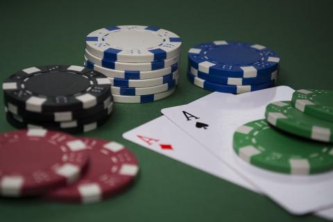 Gambling. The Thai for "gambling" is "การพนัน". Gambling. The Thai for "gambling" is "การพนัน".