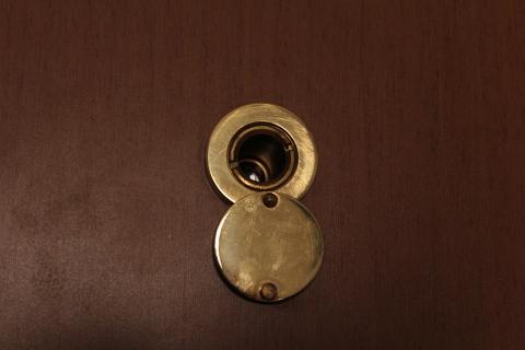 Peephole. The Thai for "peephole" is "ตาแมว". Peephole. The Thai for "peephole" is "ตาแมว".